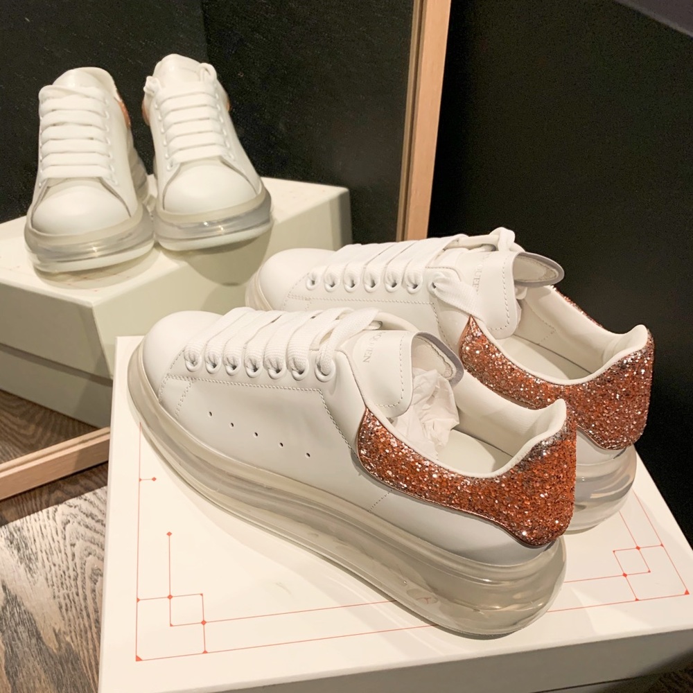 🔥Alexander McQueen Sneaker size38.5